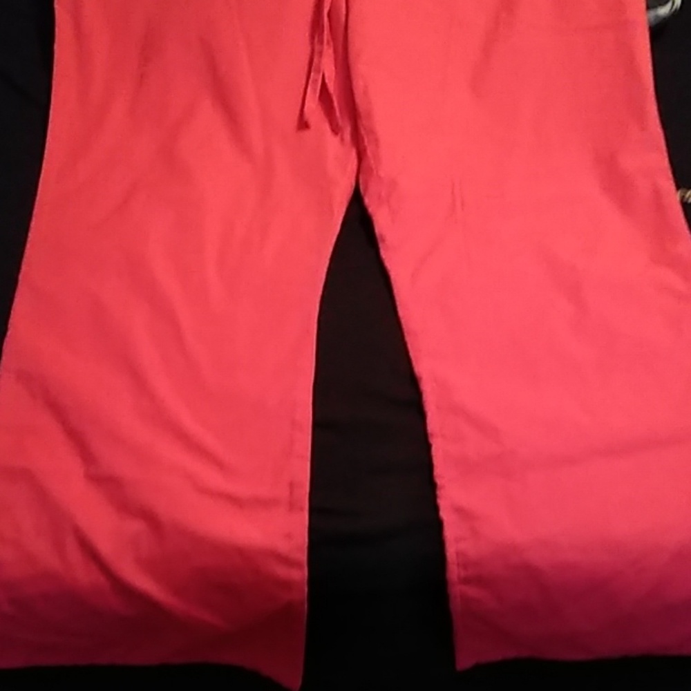 Scrub bottoms size large true to size
